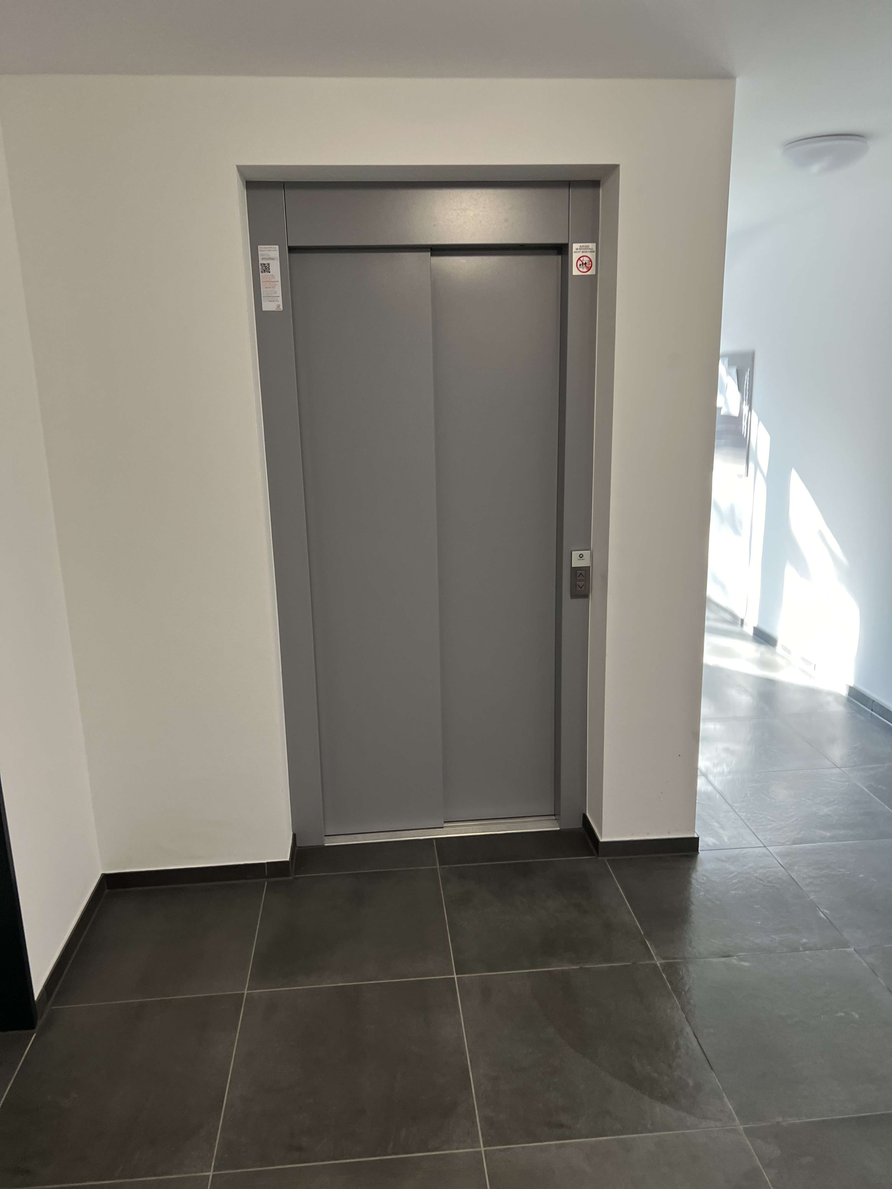 Großzügige Balkonwohnung mit TG-Stellplatz in Zentrumsnähe zu vermieten! Bild 6