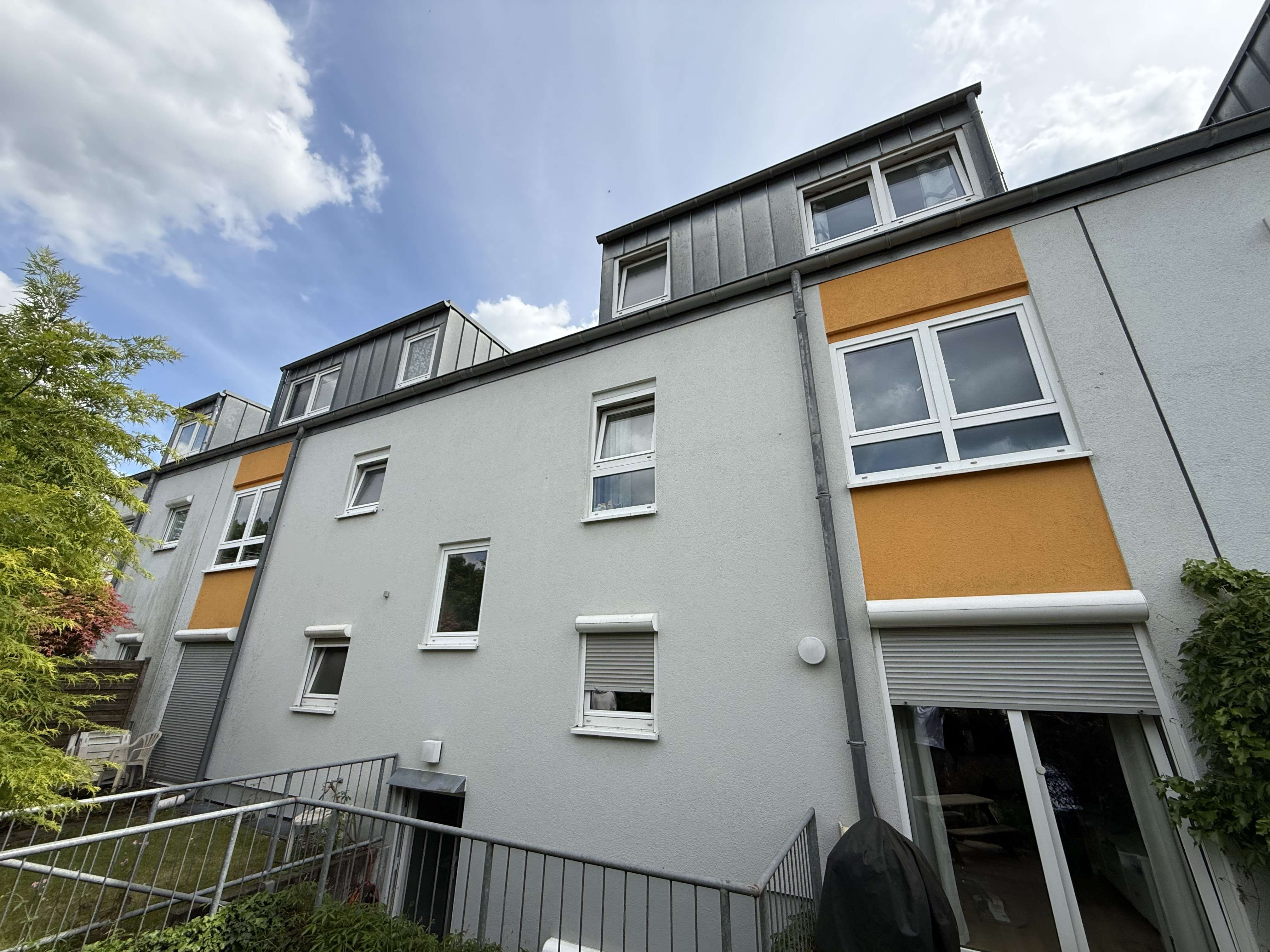 Topanlageobjekt! Modernes Mehrfamilienhaus in gefragter Lage! Bild 3