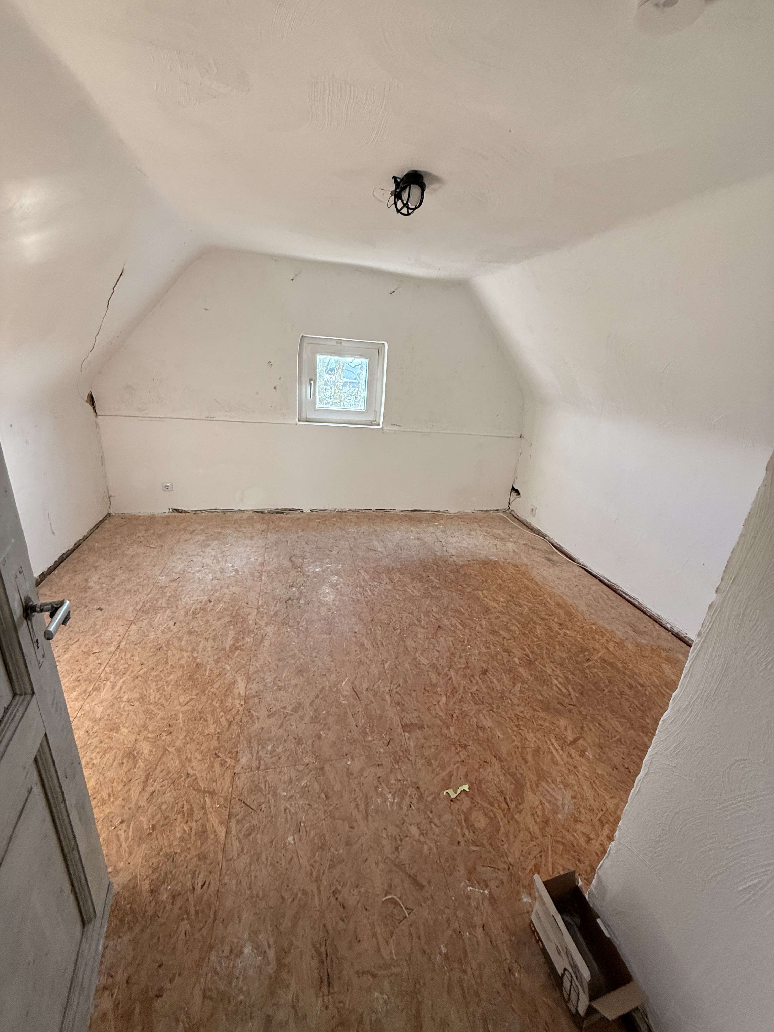 Raumwunder! Geräumiges 1-2 Familienhaus mit viel Potential in Herkenrath! Bild 16