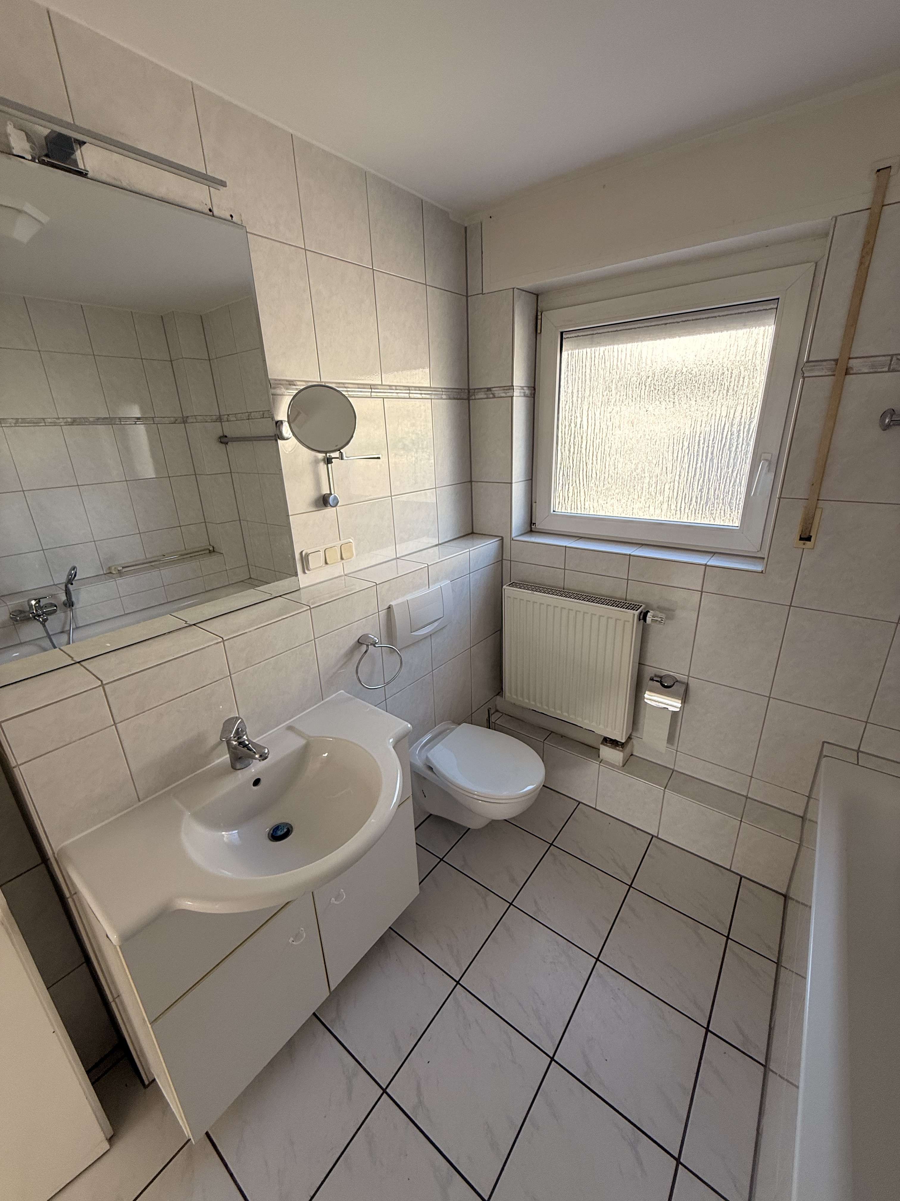 Raumwunder! Geräumiges 1-2 Familienhaus mit viel Potential in Herkenrath! Bild 17