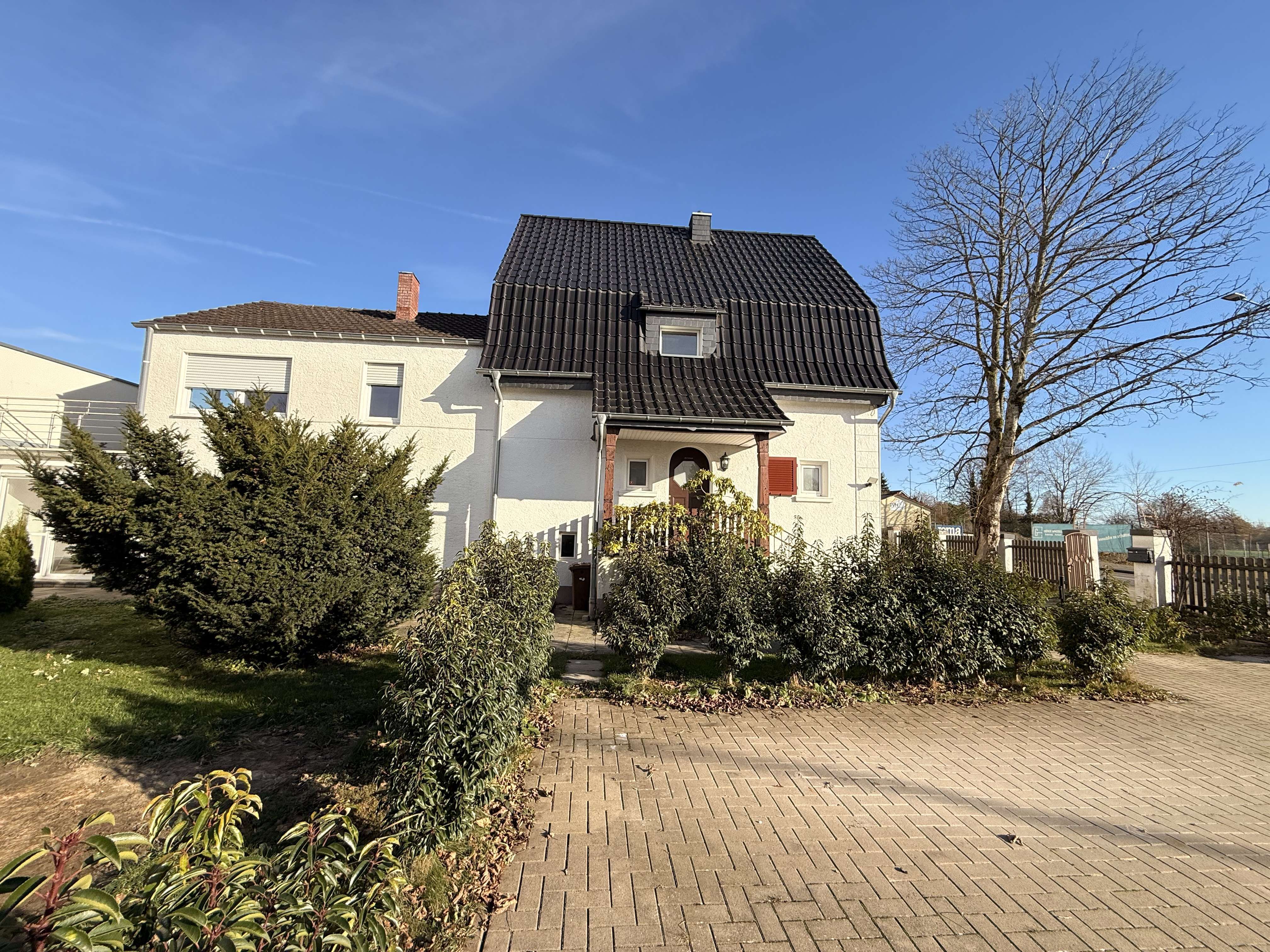 Raumwunder! Geräumiges 1-2 Familienhaus mit viel Potential in Herkenrath! Bild 28