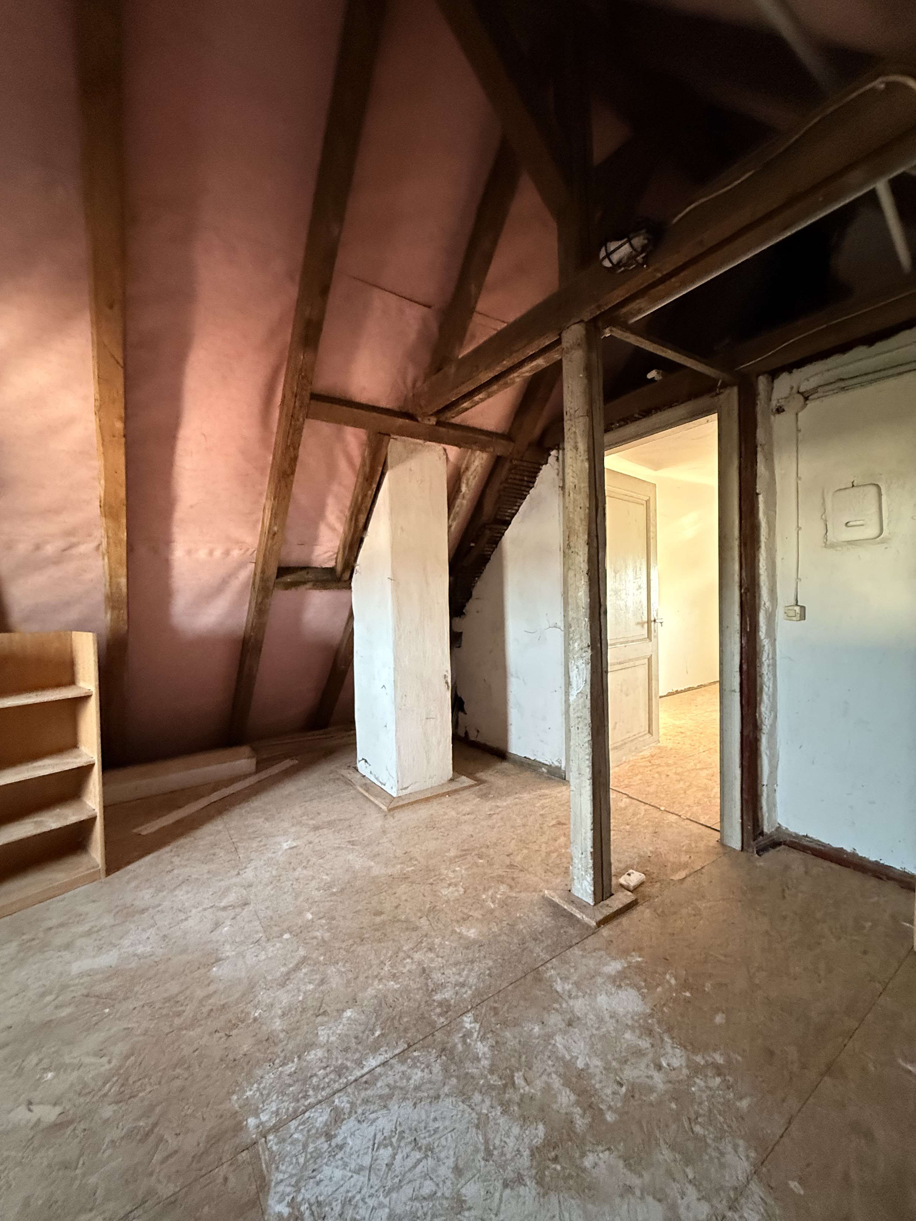 Raumwunder! Geräumiges 1-2 Familienhaus mit viel Potential in Herkenrath! Bild 8