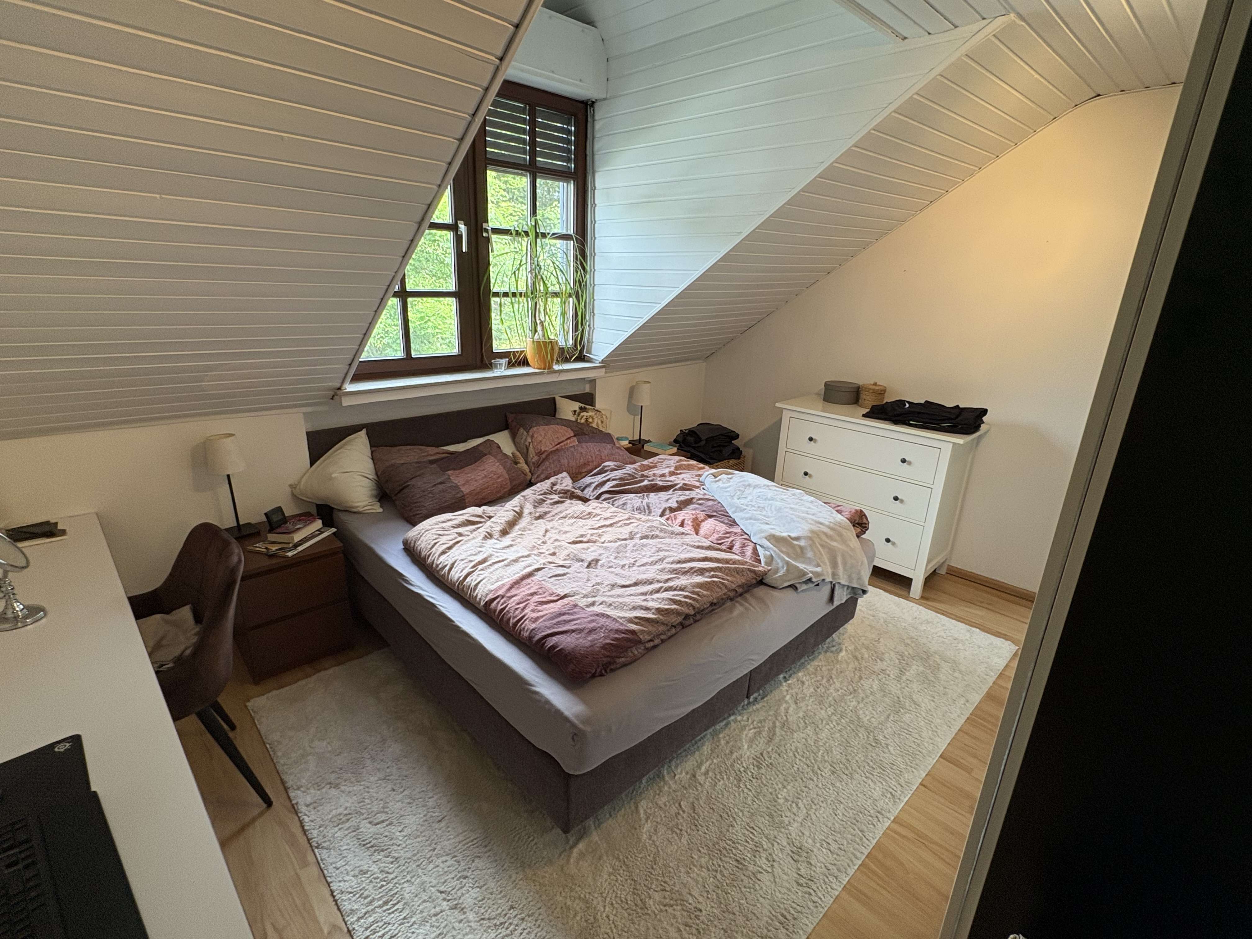 Bieterverfahren! Poppelsdorf - Attraktive 3 Zimmer DG-Wohnung mit Dachterrasse und TG Stellplatz Bild 2