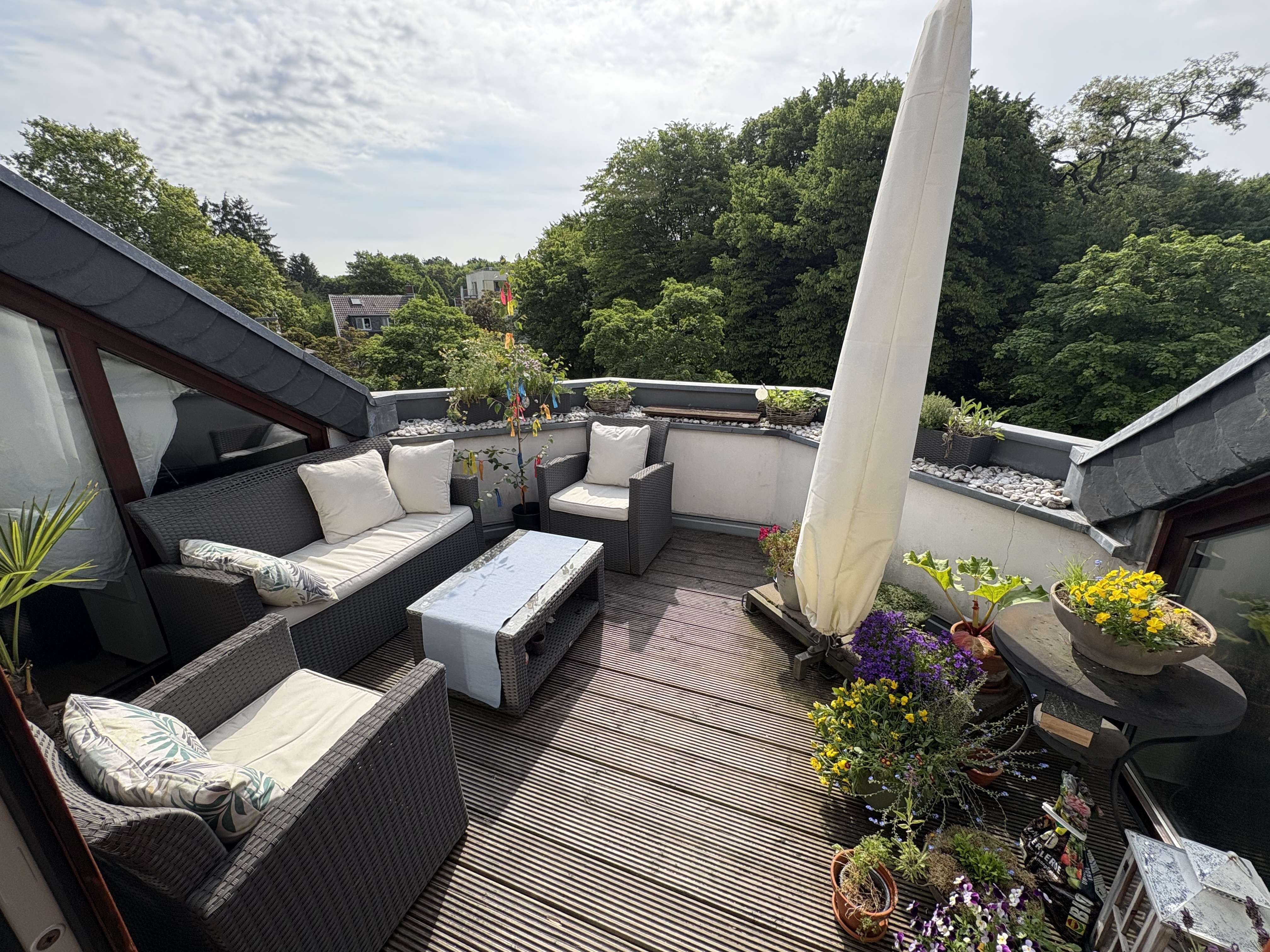 Bieterverfahren! Poppelsdorf - Attraktive 3 Zimmer DG-Wohnung mit Dachterrasse und TG Stellplatz Bild 3