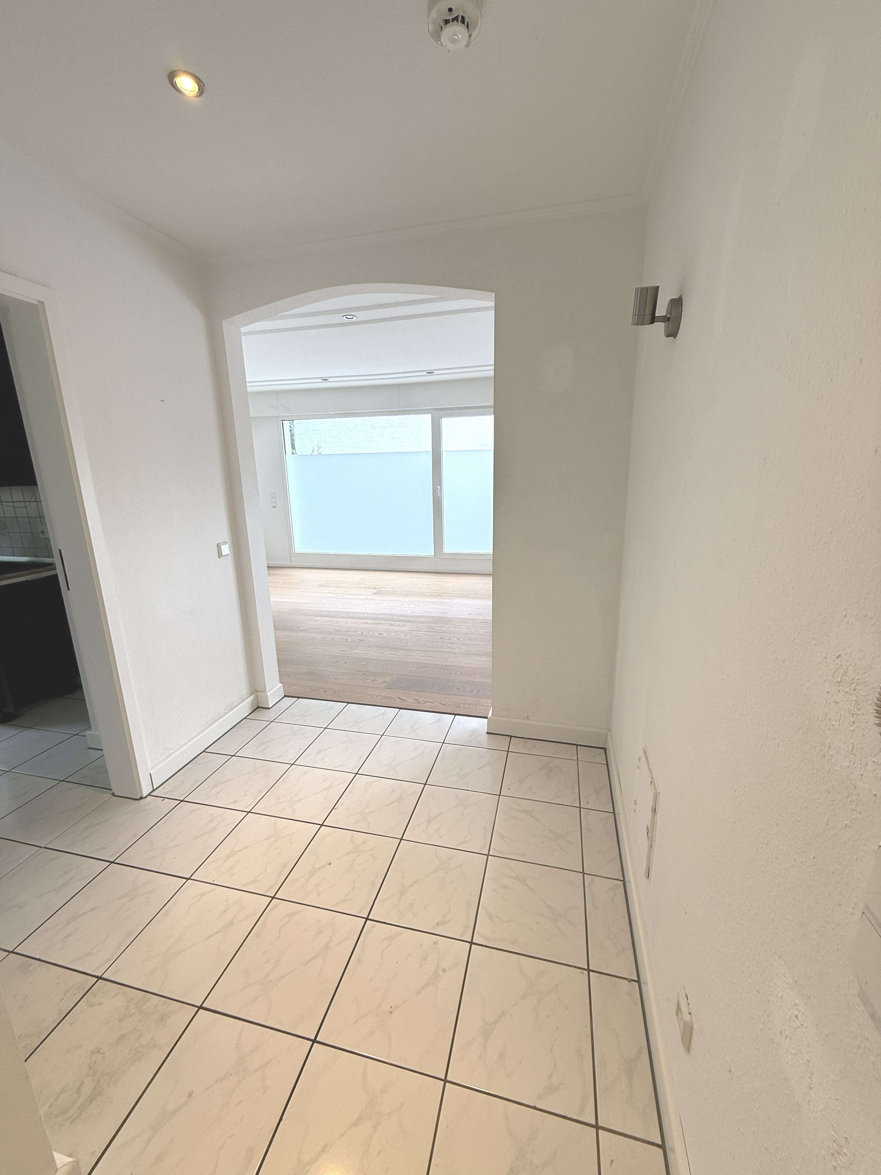 Großzügige DG-Wohnung mit Küche, großen Balkon und Garage  in Steinenbrück! Bild 11