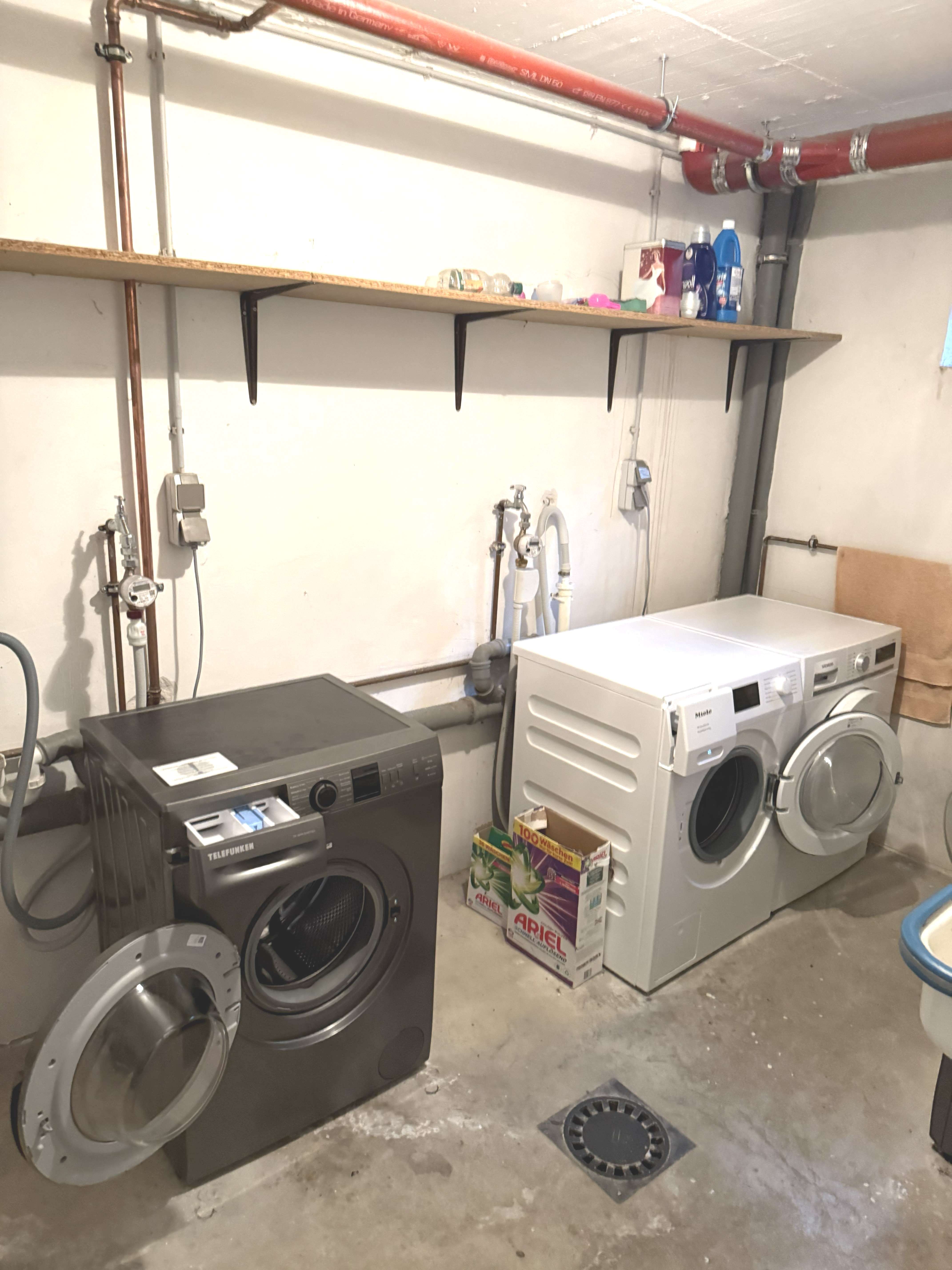 Großzügige DG-Wohnung mit Küche, großen Balkon und Garage  in Steinenbrück! Bild 5