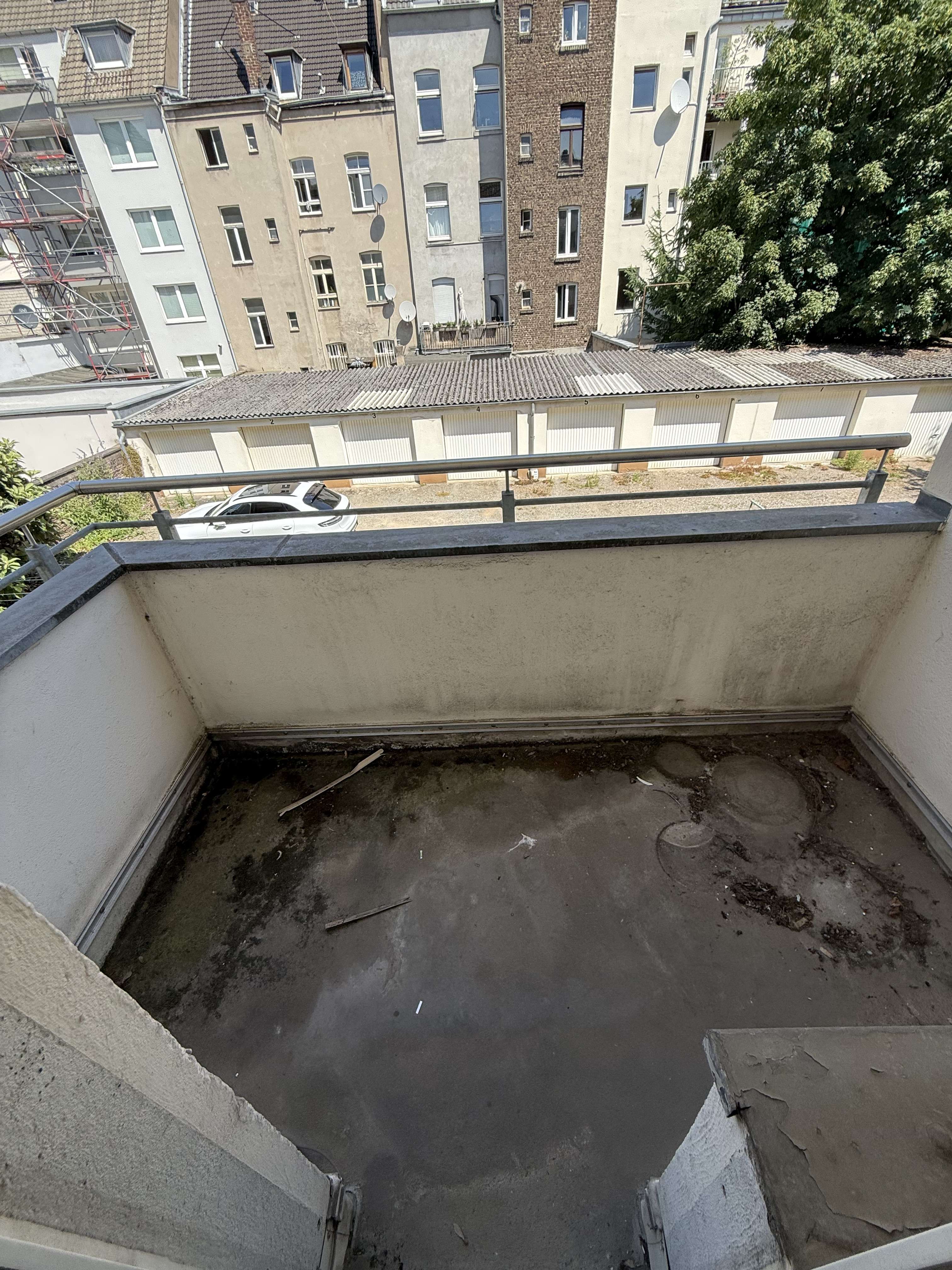 Ideal für Handwerker, Studenten und Kapitalanleger! Modernisierungsbedürftiges Appartment in 1a-Lage Bild 3