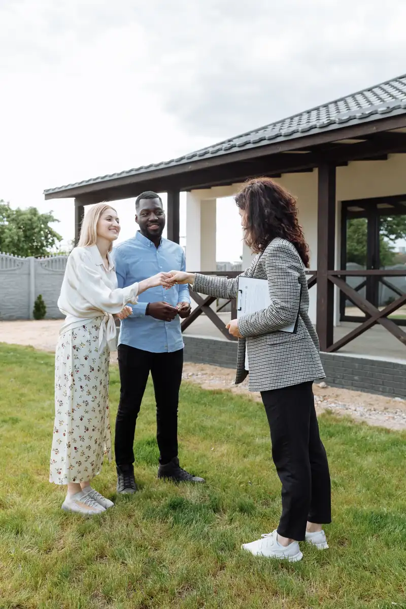 Schlüssel in der Hand – persönliche Immobilienberatung bei Rabenschlag Immobilien